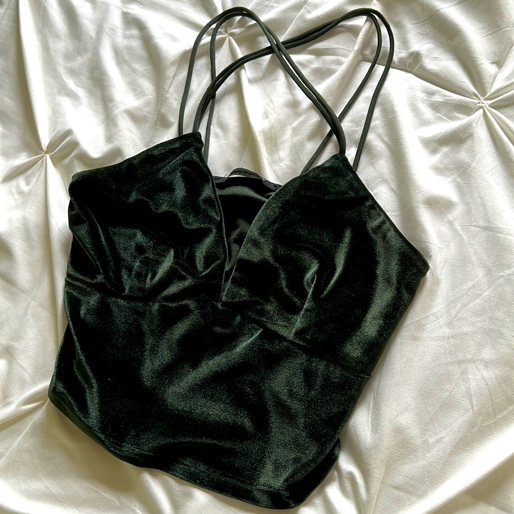 Velvet strappy crop top (Stradivarius)